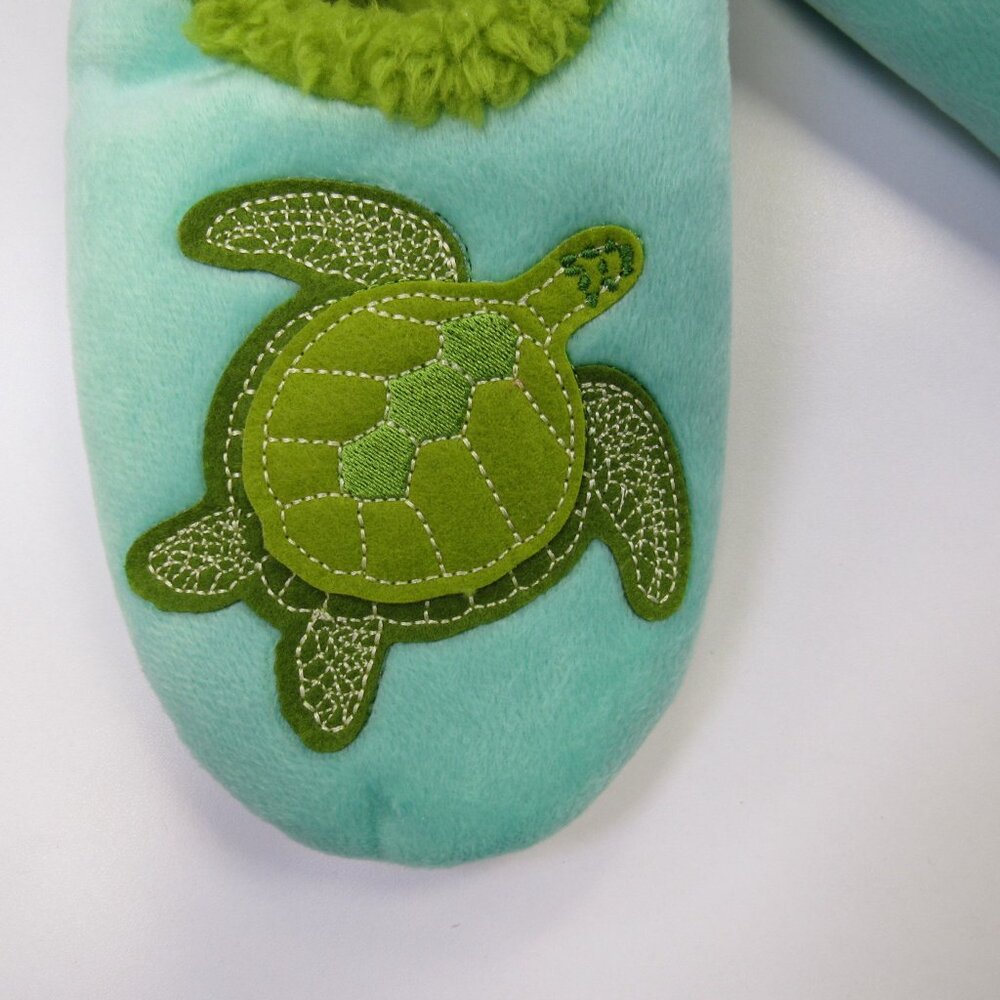 Women's Size 5/6 Small Snoozies! Save The Turtles Print Pairables Slippers NEW - Picture 5 of 6